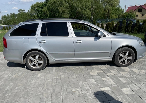 Skoda Octavia cena 18800 przebieg: 240000, rok produkcji 2009 z Toruń małe 67
